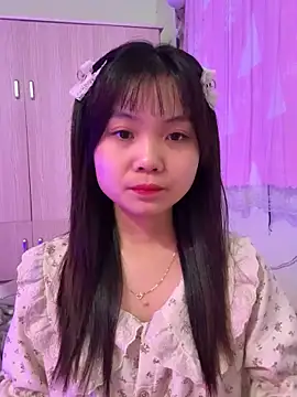 Maeve2k5 online show from 10/10/25, 11:37