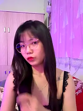 Maeve2k5 online show from 10/30/25, 01:40