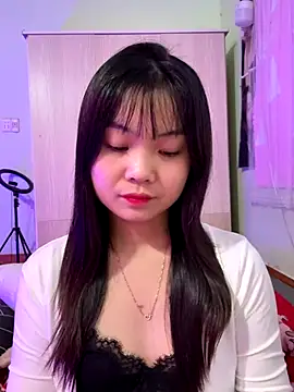 Maeve2k5 online show from 11/03/25, 10:38