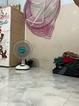 Linaannn online show from 03/12/25, 10:37