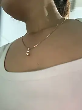 Linaannn online show from 10/22/25, 03:29