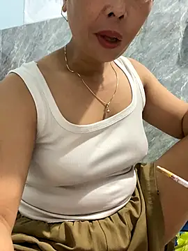 Linaannn online show from 10/29/25, 11:01