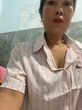 Linaannn online show from 11/02/25, 09:39