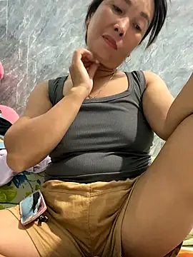 Linaannn online show from 11/11/25, 12:38