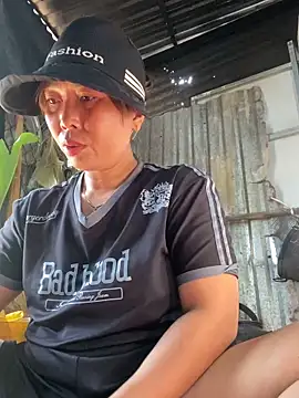 Linaannn online show from 06/18/26, 12:22