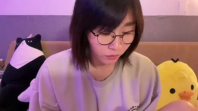 Snapshot of Ashepova000 chatting on 12/10/24, 12:05 Ashepova000 online show from 12/10/24, 12:05