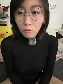 Snapshot of Ashepova000 chatting on 01/13/25, 12:13 Ashepova000 online show from 01/13/25, 12:13