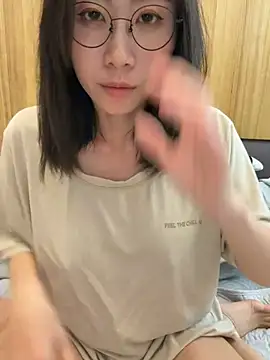 Snapshot of Ashepova000 chatting on 02/05/26, 01:49 Ashepova000 online show from 02/05/26, 01:49