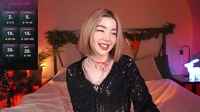 Snapshot of LindaThacker chatting on 12/19/24, 07:51 LindaThacker online show from 12/19/24, 07:51