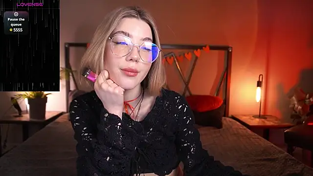 Snapshot of LindaThacker chatting on 02/27/25, 04:52 LindaThacker online show from 02/27/25, 04:52