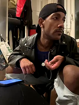 Snapshot of esteraulxxx chatting on 09/22/25, 10:23 esteraulxxx online show from 09/22/25, 10:23