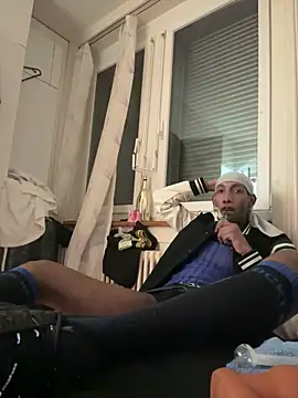 Snapshot of esteraulxxx chatting on 09/25/25, 10:24 esteraulxxx online show from 09/25/25, 10:24