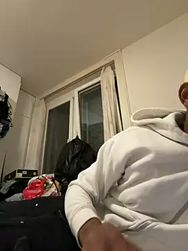 Snapshot of esteraulxxx chatting on 10/01/25, 11:00 esteraulxxx online show from 10/01/25, 11:00