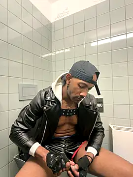 Snapshot of esteraulxxx chatting on 10/10/25, 02:10 esteraulxxx online show from 10/10/25, 02:10