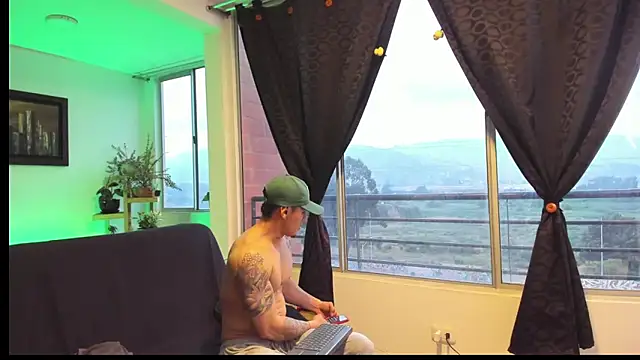 MARCELOANDLUCIAN online show from 11/12/25, 10:30