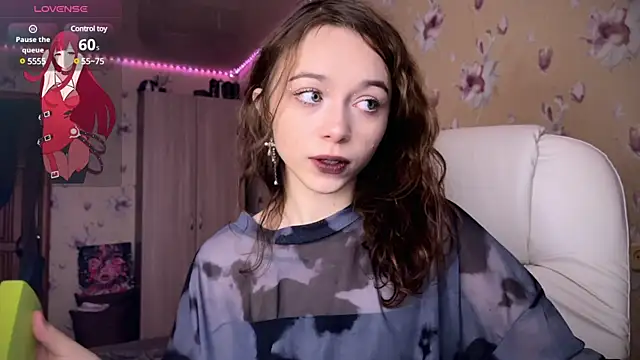 Snapshot of _SofiaBrown chatting on 02/02/25, 03:49  SofiaBrown online show from 02/02/25, 03:49