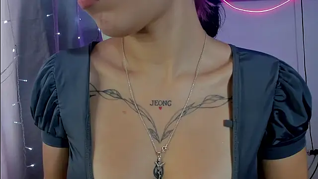 Snapshot of rouss_ari chatting on 02/05/25, 12:38 rouss ari online show from 02/05/25, 12:38