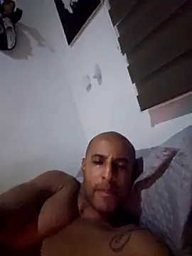 Snapshot of Binhosex2024 chatting on 03/22/26, 05:33 Binhosex2024 online show from 03/22/26, 05:33