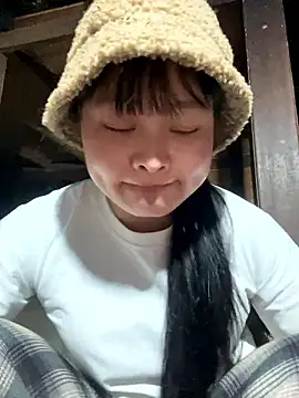 Snapshot of Anges893 chatting on 12/04/24, 09:51 Anges893 online show from 12/04/24, 09:51