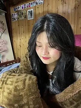 Snapshot of Anges893 chatting on 03/18/25, 04:58 Anges893 online show from 03/18/25, 04:58