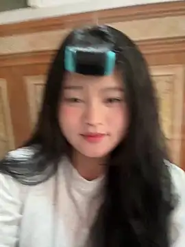 Snapshot of Anges893 chatting on 10/09/25, 02:20 Anges893 online show from 10/09/25, 02:20