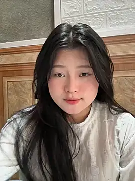 Snapshot of Anges893 chatting on 10/26/25, 04:29 Anges893 online show from 10/26/25, 04:29