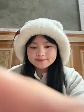 Snapshot of Anges893 chatting on 11/11/25, 03:50 Anges893 online show from 11/11/25, 03:50