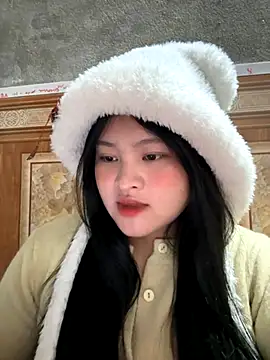 Snapshot of Anges893 chatting on 11/12/25, 03:18 Anges893 online show from 11/12/25, 03:18