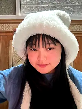 Snapshot of Anges893 chatting on 11/18/25, 06:29 Anges893 online show from 11/18/25, 06:29