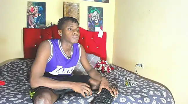 blackWhite hot online show from 02/04/25, 10:43