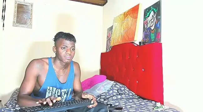 blackWhite hot online show from 02/10/25, 09:36