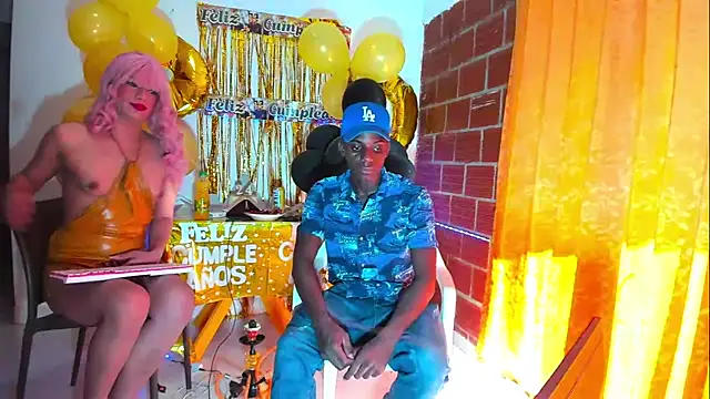 blackWhite hot online show from 11/21/25, 08:29