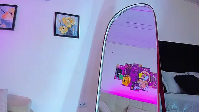 Snapshot of anahidolls chatting on 01/17/26, 12:43 anahidolls online show from 01/17/26, 12:43