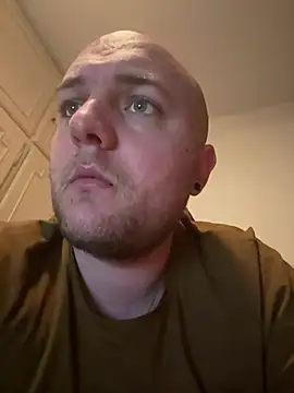 Snapshot of QueueFrenchie chatting on 02/21/26, 08:10 QueueFrenchie online show from 02/21/26, 08:10