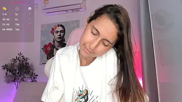 Snapshot of aleja_rythm chatting on 01/03/25, 10:51 aleja rythm online show from 01/03/25, 10:51