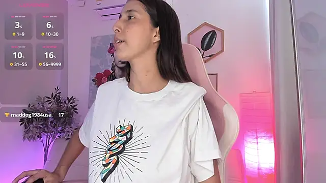 Snapshot of aleja_rythm chatting on 02/03/25, 08:24 aleja rythm online show from 02/03/25, 08:24