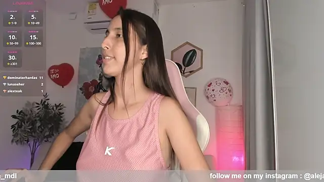 Snapshot of aleja_rythm chatting on 02/09/25, 11:15 aleja rythm online show from 02/09/25, 11:15