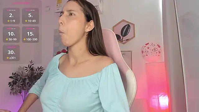 Snapshot of aleja_rythm chatting on 02/14/25, 08:05 aleja rythm online show from 02/14/25, 08:05