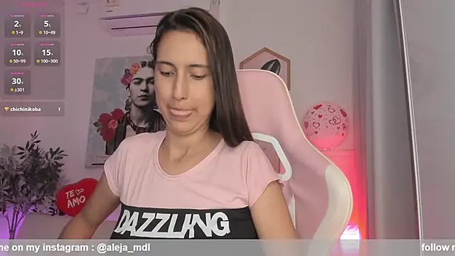 Snapshot of aleja_rythm chatting on 02/14/25, 11:09 aleja rythm online show from 02/14/25, 11:09