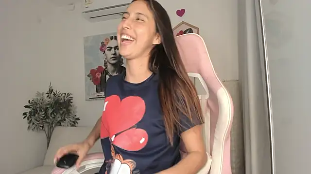 Snapshot of aleja_rythm chatting on 02/22/25, 11:03 aleja rythm online show from 02/22/25, 11:03