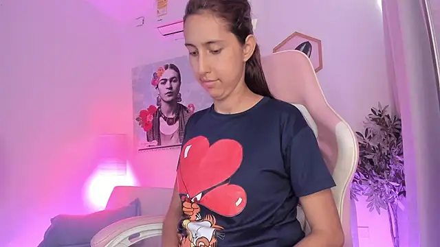 Snapshot of aleja_rythm chatting on 03/16/25, 09:37 aleja rythm online show from 03/16/25, 09:37