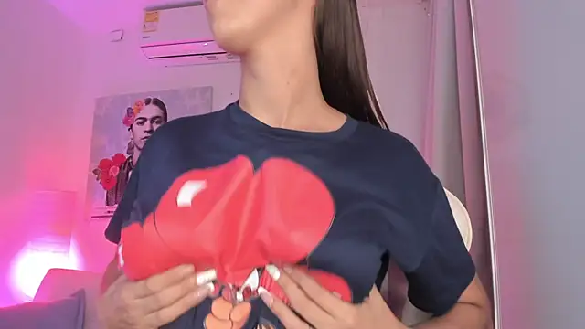 Snapshot of aleja_rythm chatting on 03/17/25, 12:41 aleja rythm online show from 03/17/25, 12:41