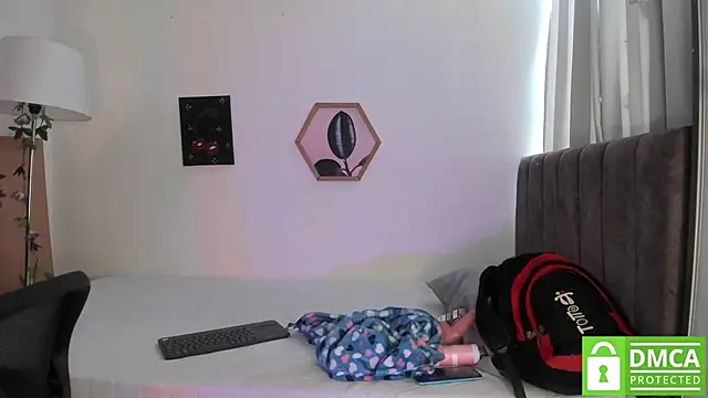 Snapshot of aleja_rythm chatting on 10/24/25, 06:48 aleja rythm online show from 10/24/25, 06:48