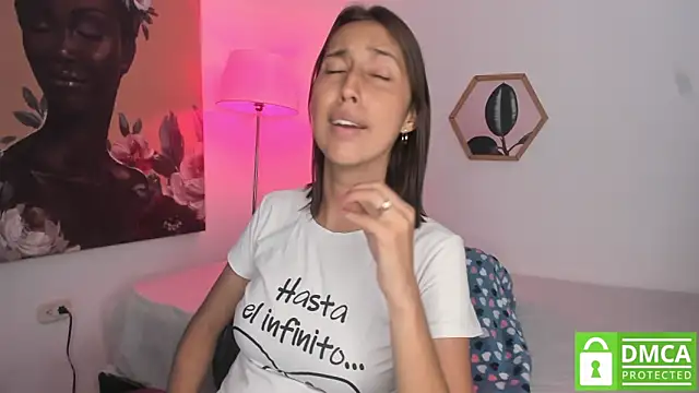 Snapshot of aleja_rythm chatting on 10/28/25, 07:05 aleja rythm online show from 10/28/25, 07:05