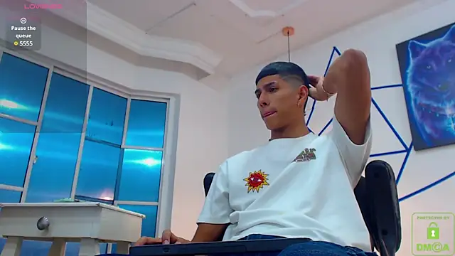 Snapshot of Valerio_20 chatting on 12/15/24, 04:07 Valerio 20 online show from 12/15/24, 04:07