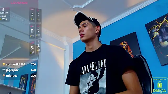 Snapshot of Valerio_20 chatting on 12/26/24, 11:35 Valerio 20 online show from 12/26/24, 11:35