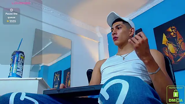 Snapshot of Valerio_20 chatting on 12/30/24, 06:38 Valerio 20 online show from 12/30/24, 06:38