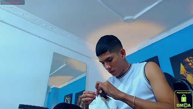 Snapshot of Valerio_20 chatting on 01/22/25, 08:28 Valerio 20 online show from 01/22/25, 08:28