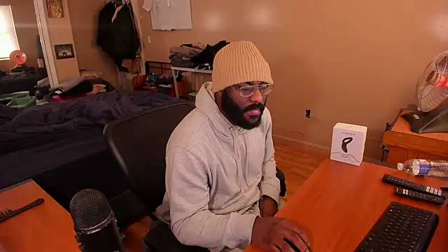 MrChuckDailyXXX online show from 12/23/24, 01:24