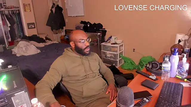 MrChuckDailyXXX online show from 01/01/25, 05:43